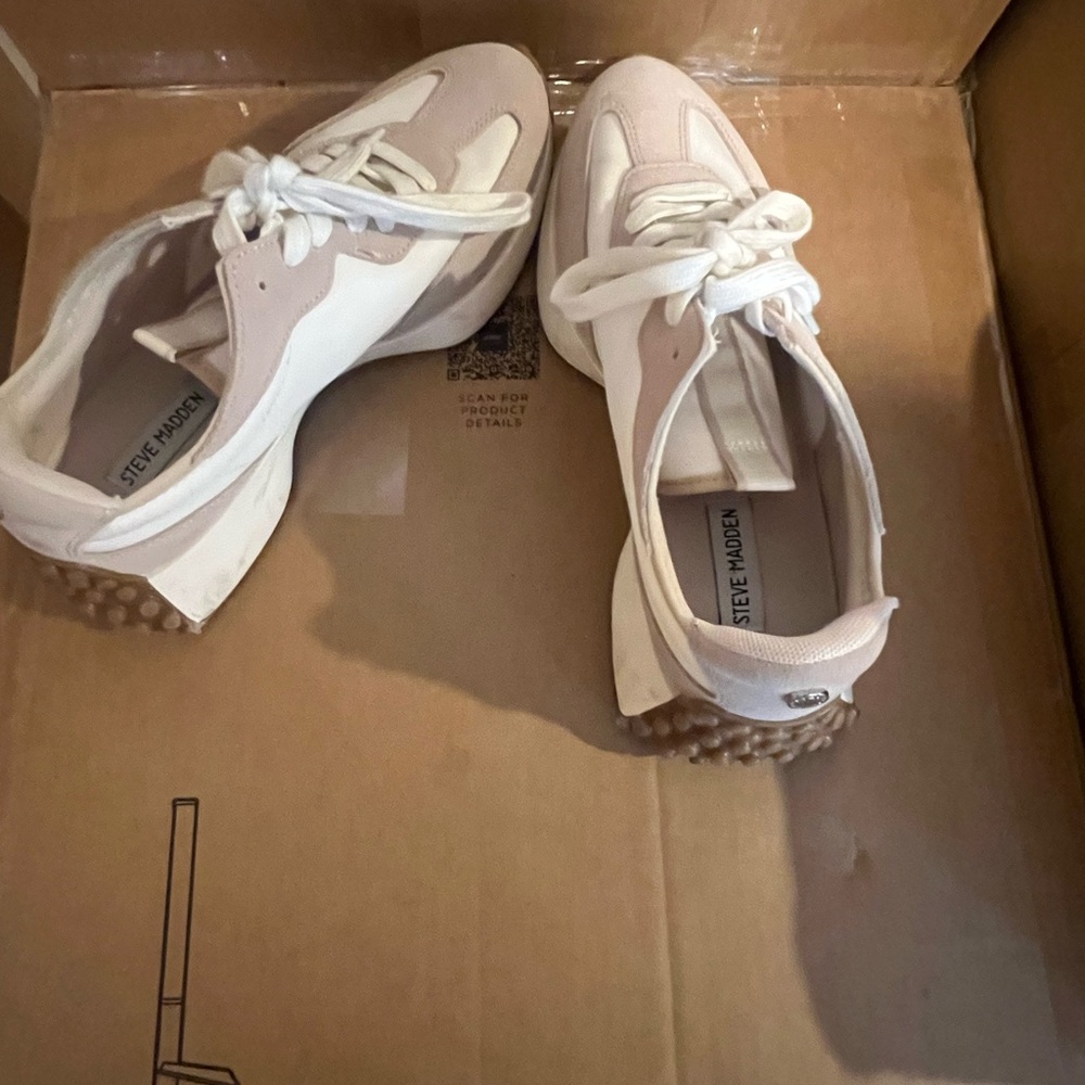 Steve Madden CAMPO Women's Beige and White Sneakers- Size 10. Gummy bottoms. - Picture 11 of 14